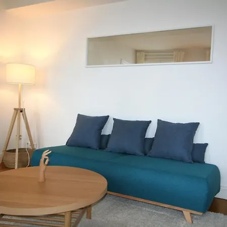 40m With Superb View Close To The Sea