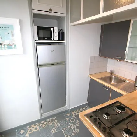 40m With Superb View Close To The Sea Apartment