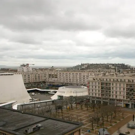 Apartment 40m With Superb View Close To The Sea *