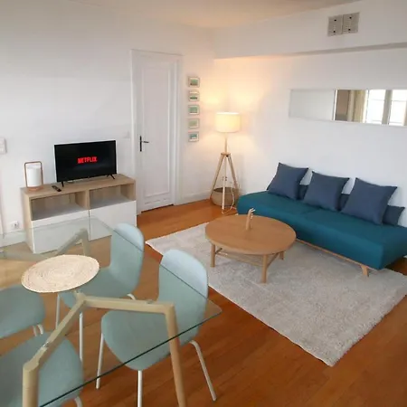 40m With Superb View Close To The Sea *